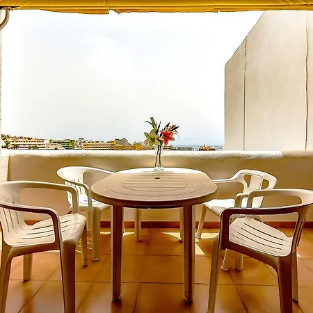 2br Park Royal Apartment